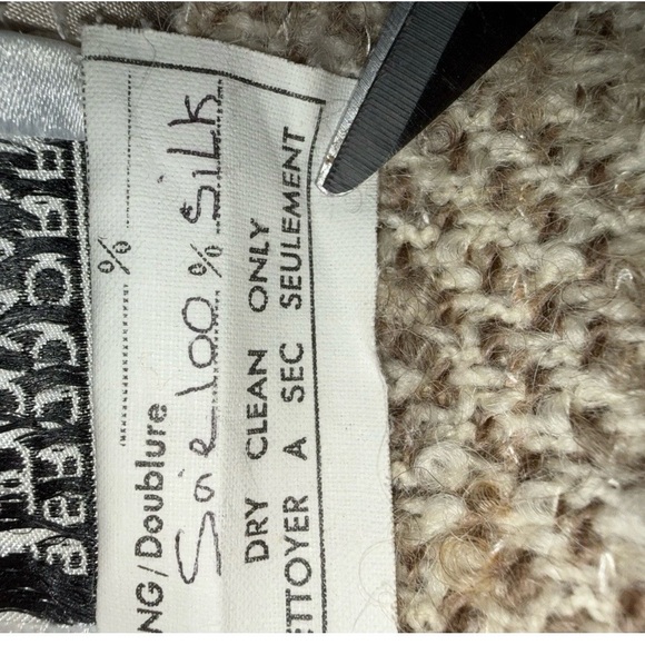 CHANEL Beige Tweed Suit - Picture 7 of 16